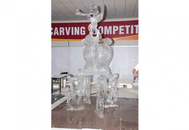 UAE ice carvers show off their best works of art-4